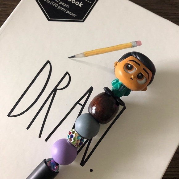 Disney Doorables: The Haunted Mansion: Buttler handmade beaded pen - Picture 1 of 3